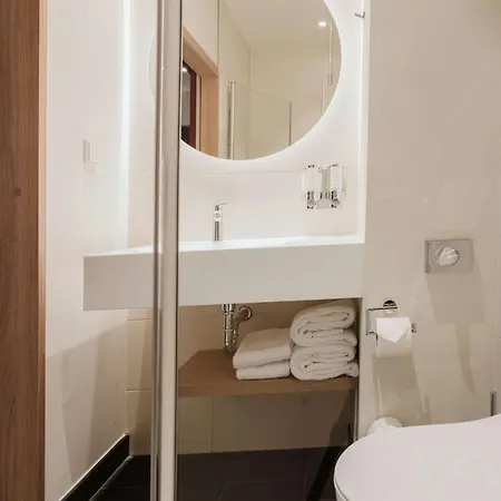 Hampton By Hilton Vienna City West Exterior photo
